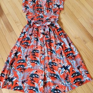 Womens NWT LOFT Midi Dress in Size 4P in Excellent Condition